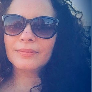 Meet your Posher, Daphne